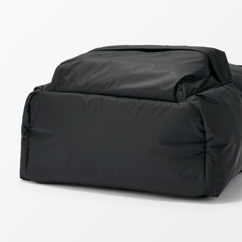 肩の負担を軽くする　撥水中わた入りリュックサック