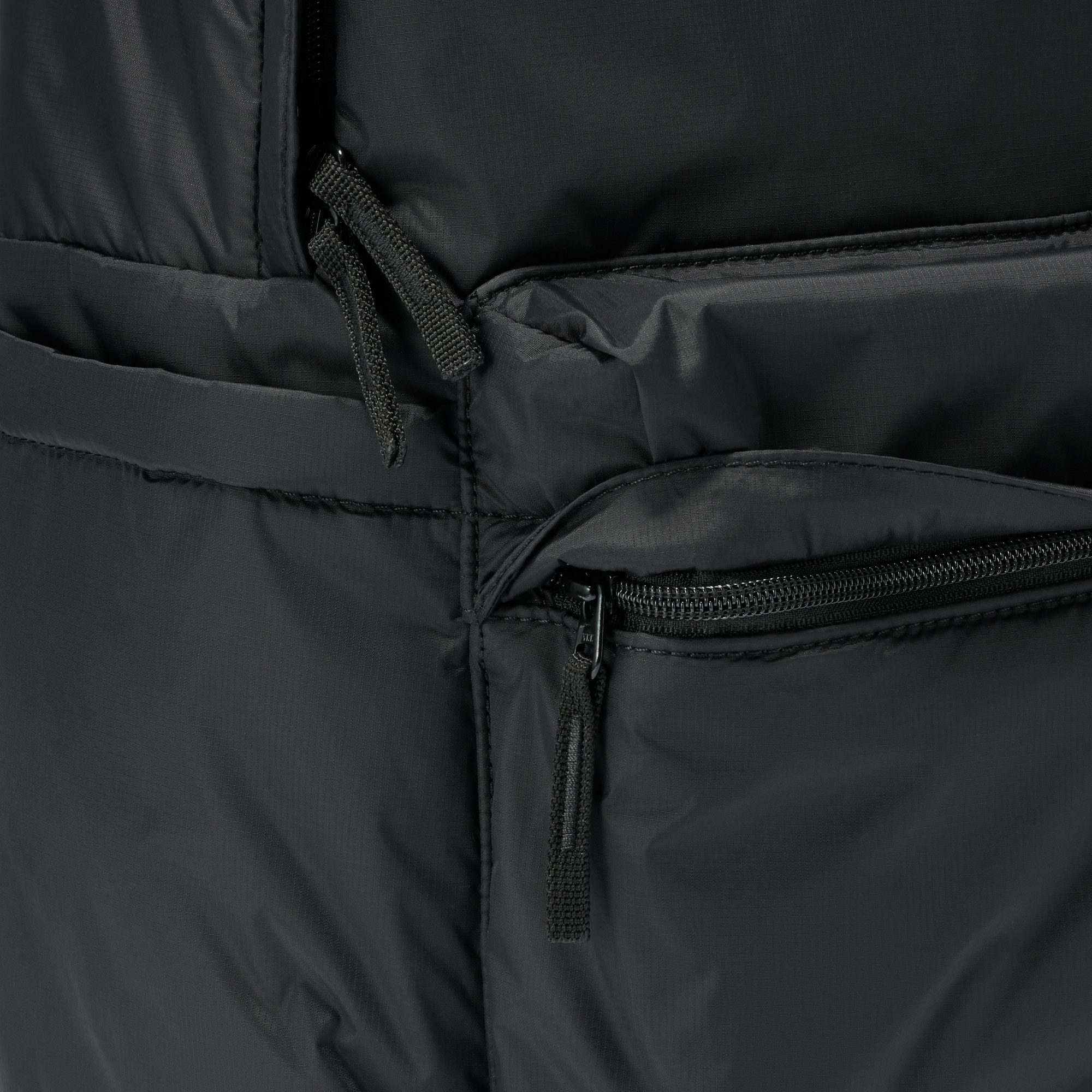 肩の負担を軽くする　撥水中わた入りリュックサック