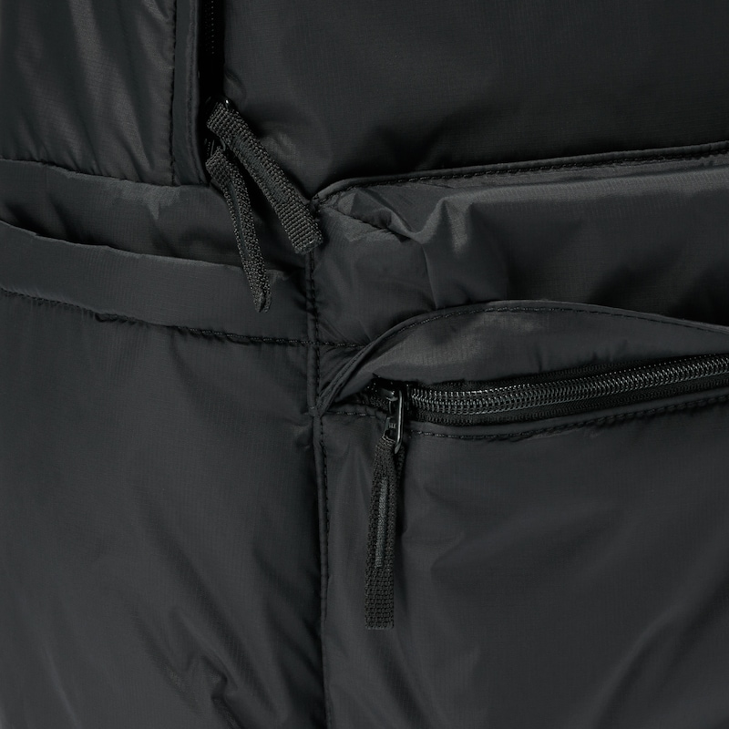 肩の負担を軽くする　撥水中わた入りリュックサック