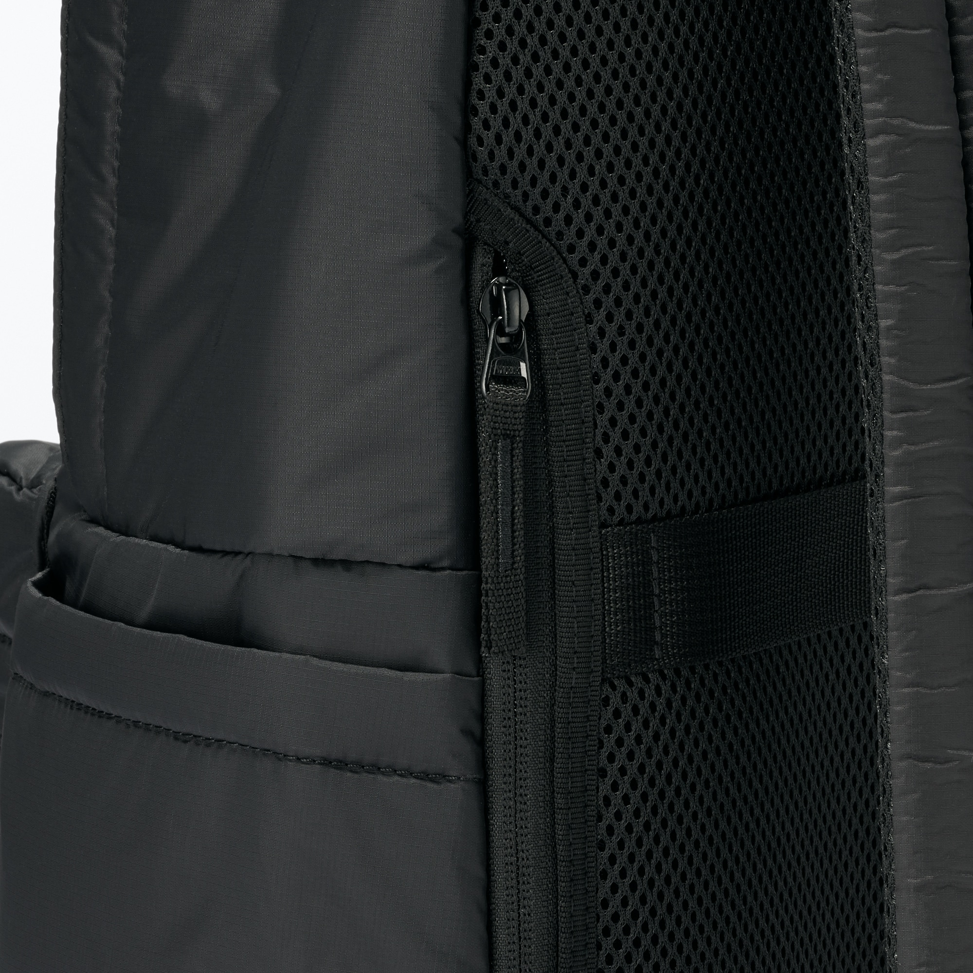 肩の負担を軽くする　撥水中わた入りリュックサック