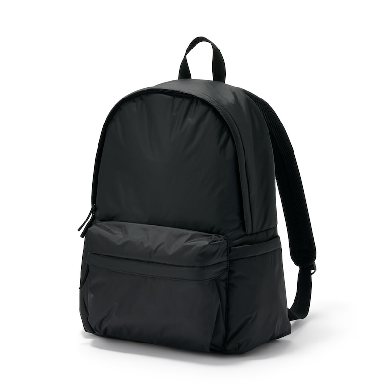 肩の負担を軽くする　撥水中わた入りリュックサック