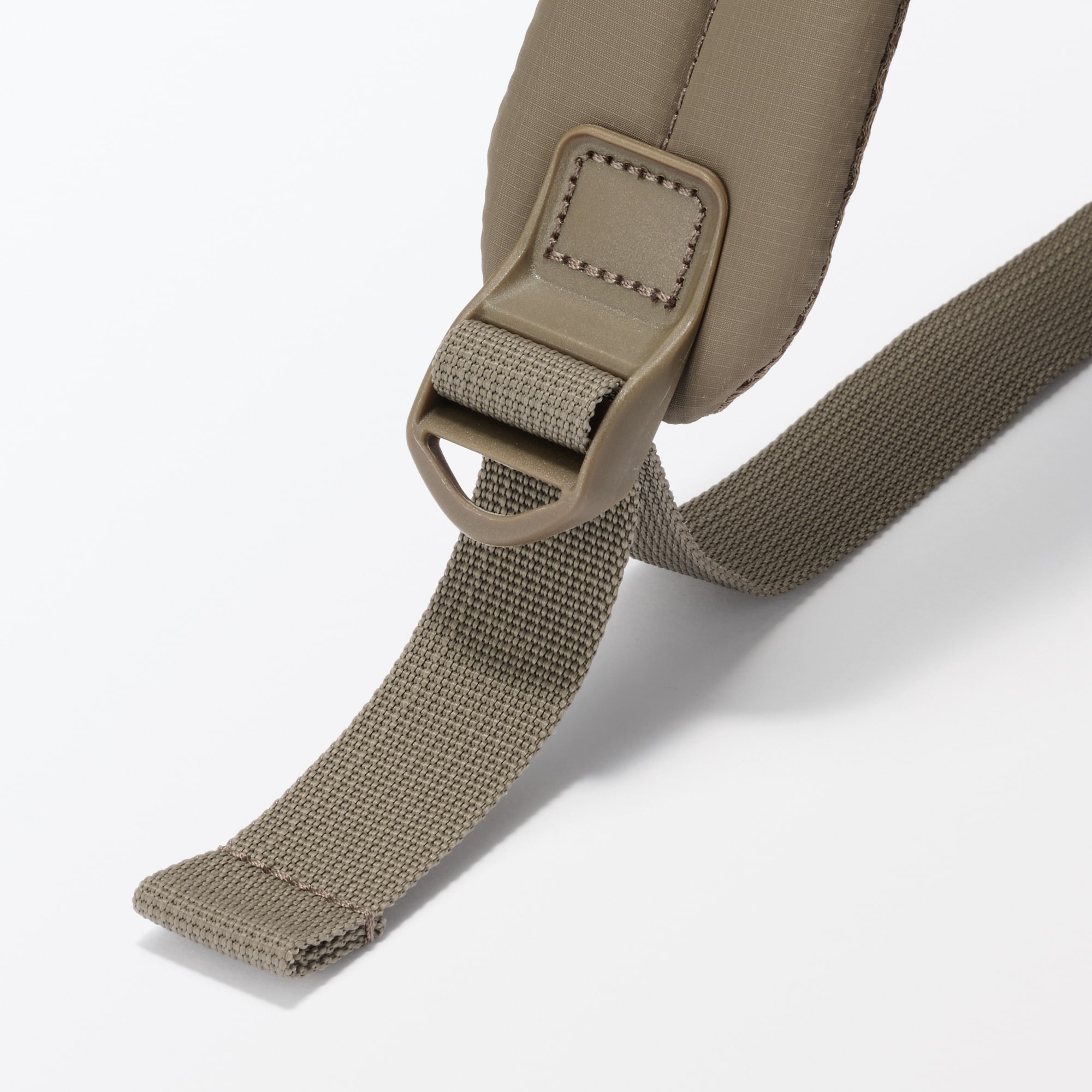 肩の負担を軽くする　撥水中わた入りリュックサック