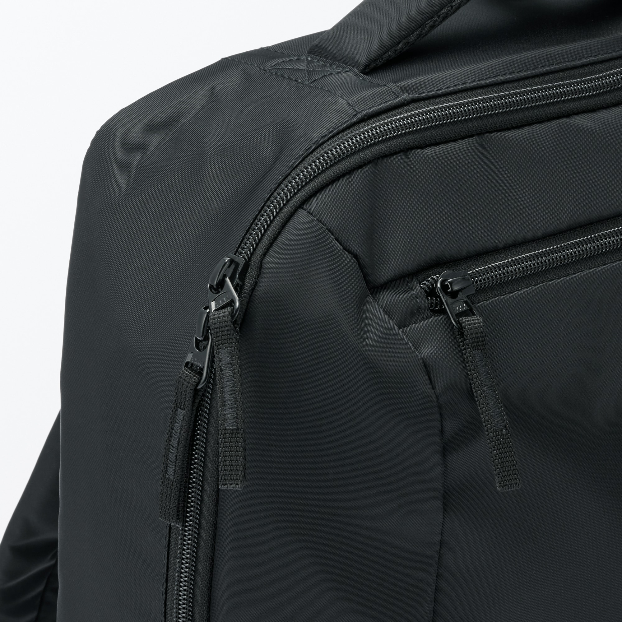 肩の負担を軽くする　撥水ナイロンビジネスリュックサック