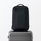 肩の負担を軽くする　撥水ナイロンビジネスリュックサック