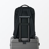 肩の負担を軽くする　撥水ナイロンビジネスリュックサック