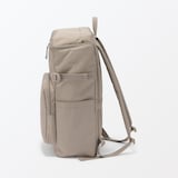 肩の負担を軽くする　撥水上から開くリュックサック