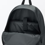 植物由来の原料を使った　デイバッグ