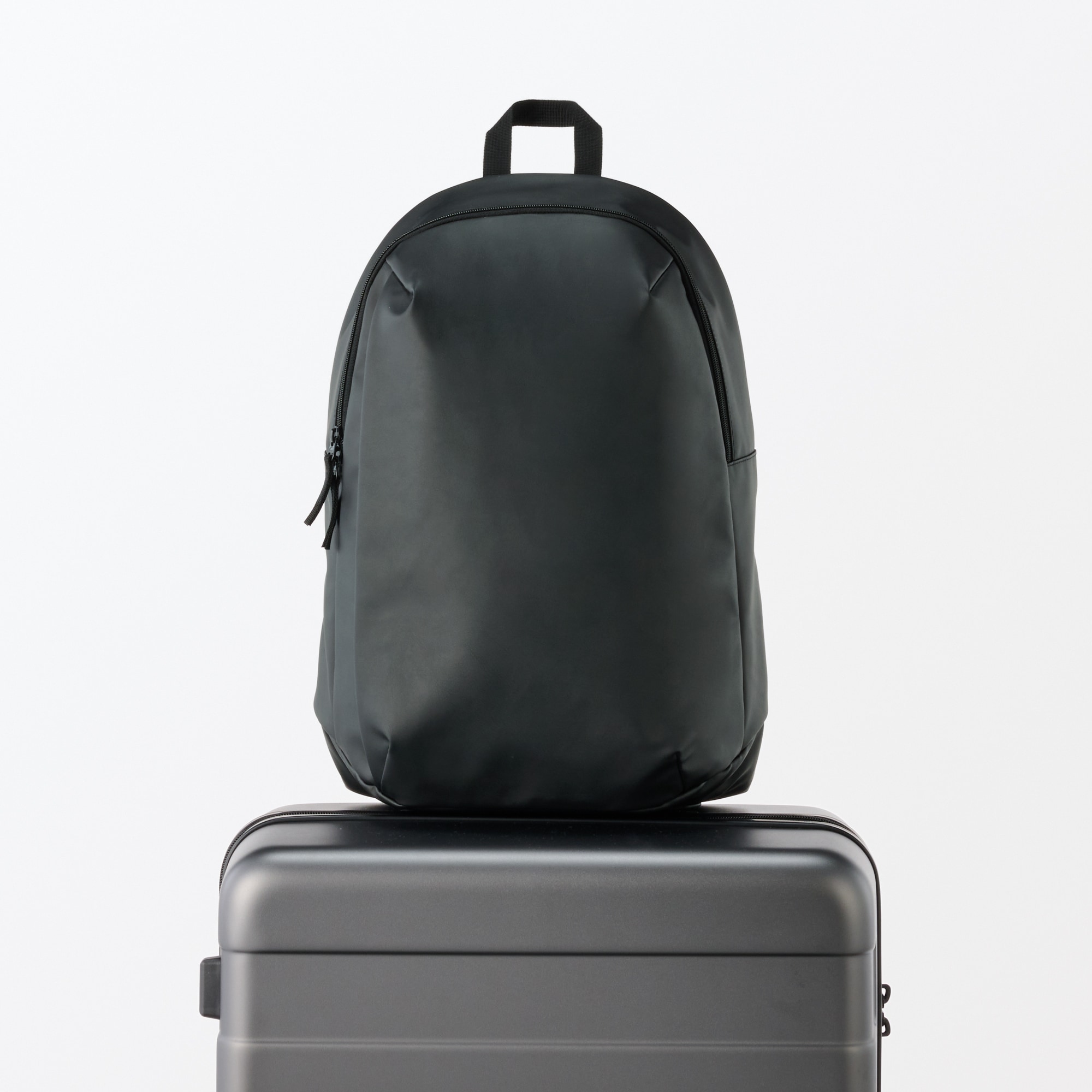 植物由来の原料を使った　デイバッグ