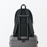 植物由来の原料を使った　デイバッグ