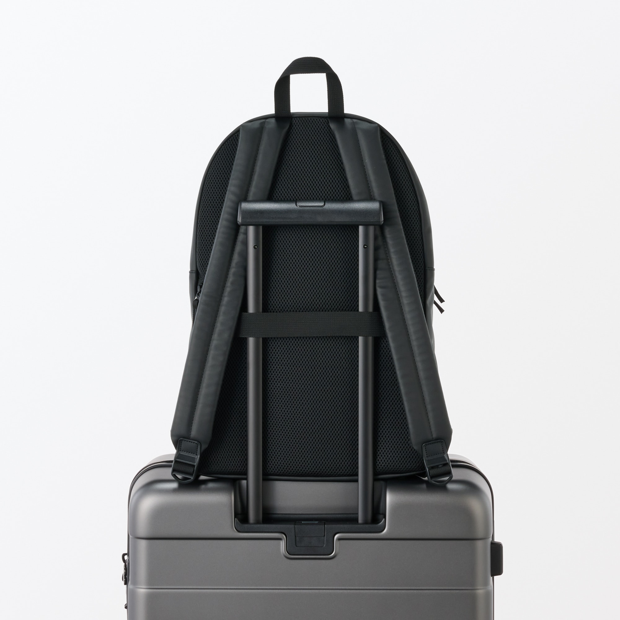 植物由来の原料を使った　デイバッグ