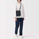 ペン差し付き　撥水ショルダーバッグ