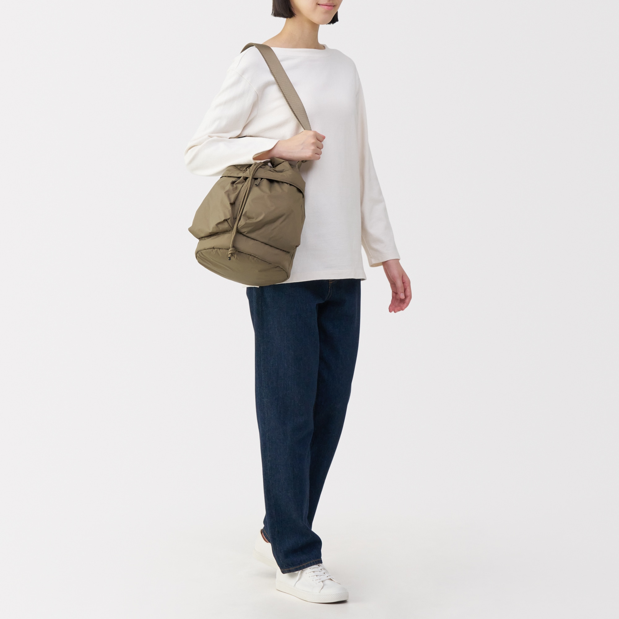 撥水中わた入り　巾着バッグ