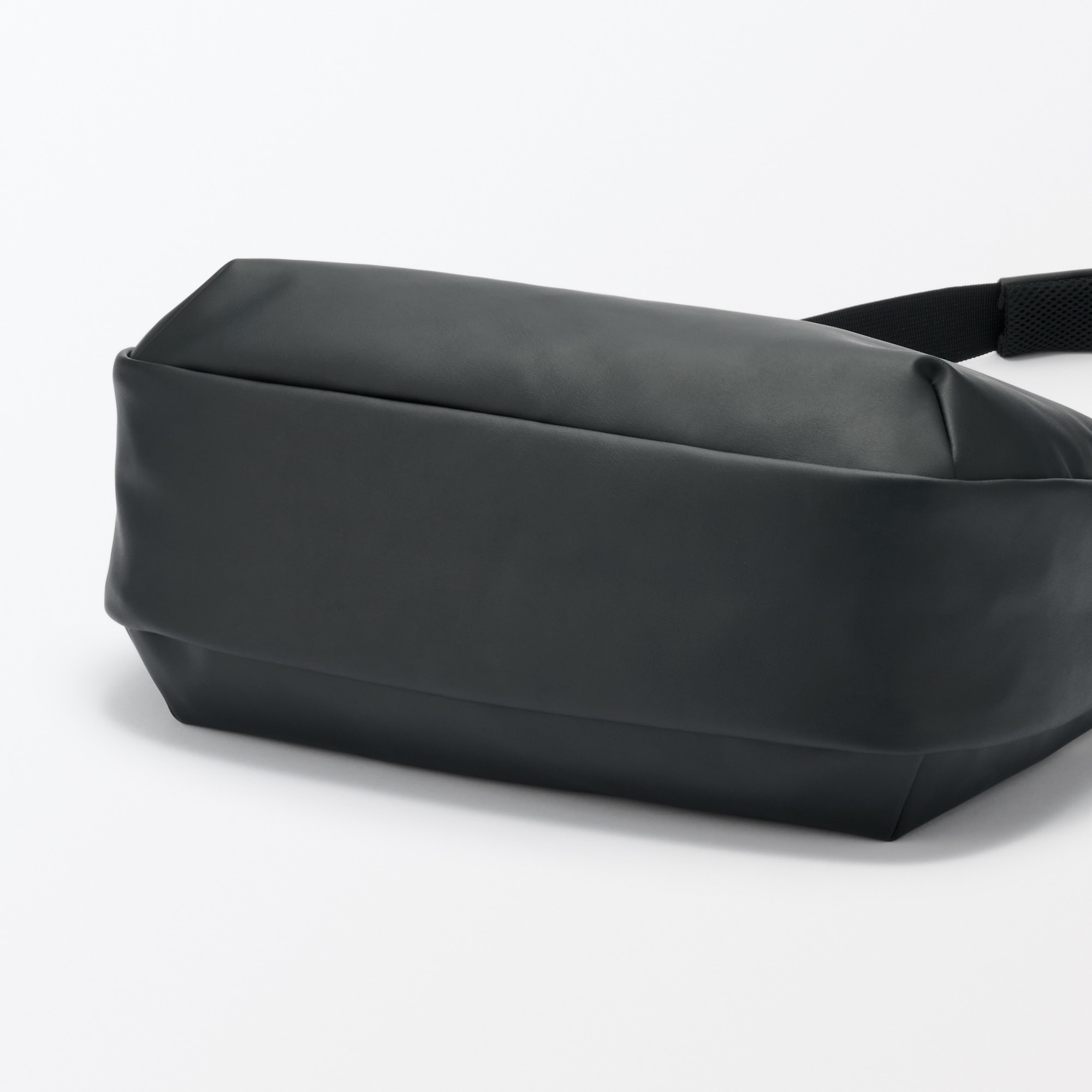 植物由来の原料を使った　２ＷＡＹワンショルダーバッグ