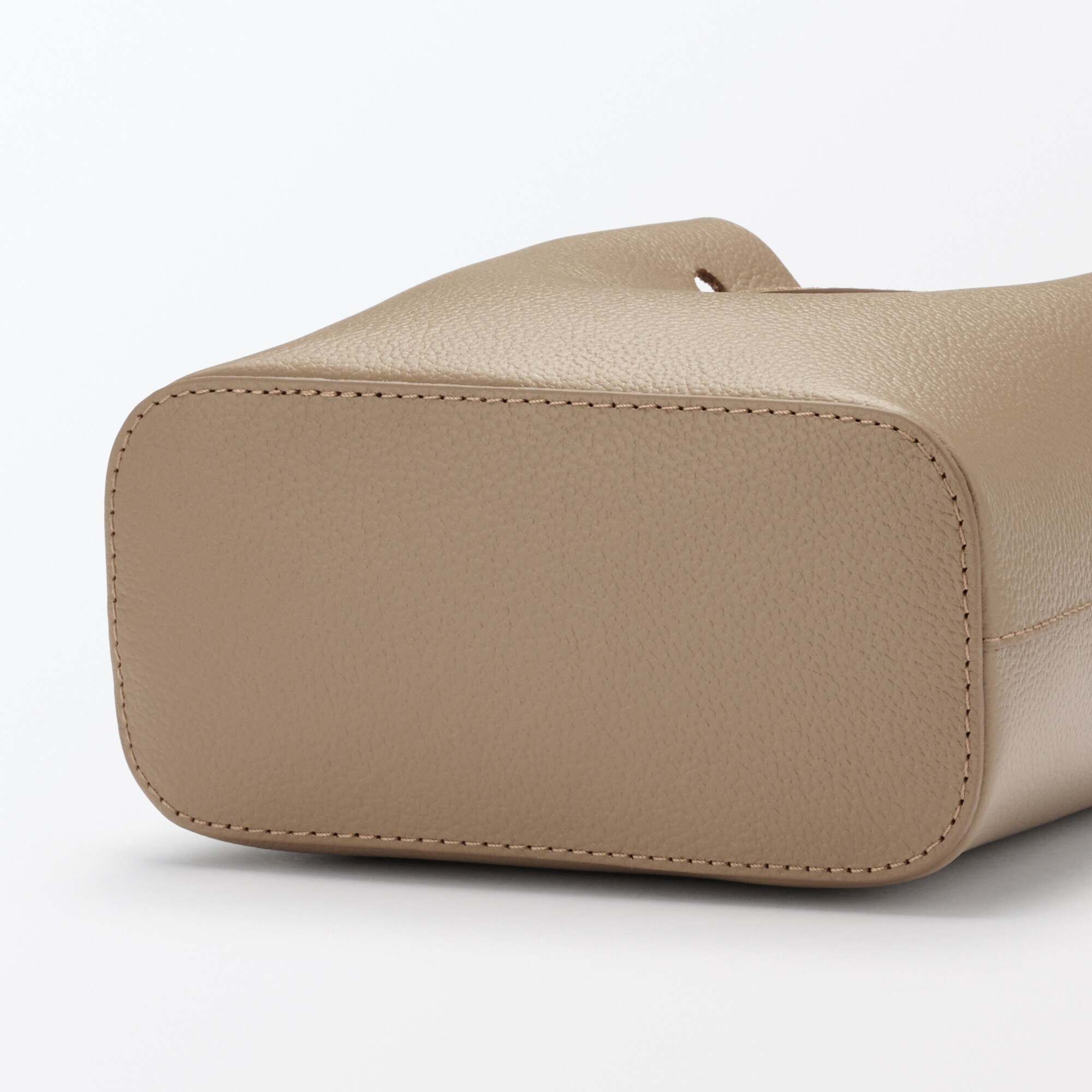 ヌメ革　巾着バッグ