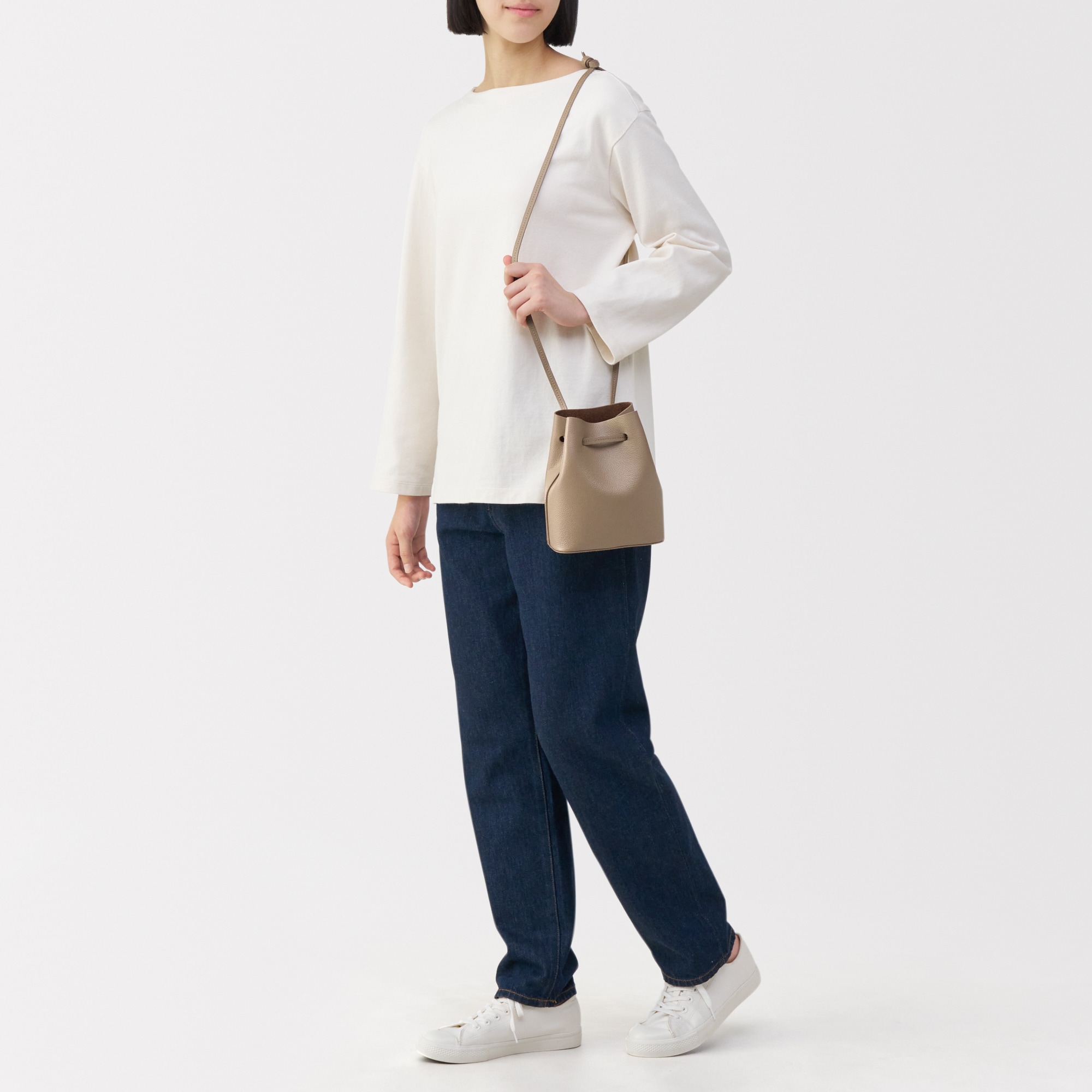 ヌメ革　巾着バッグ