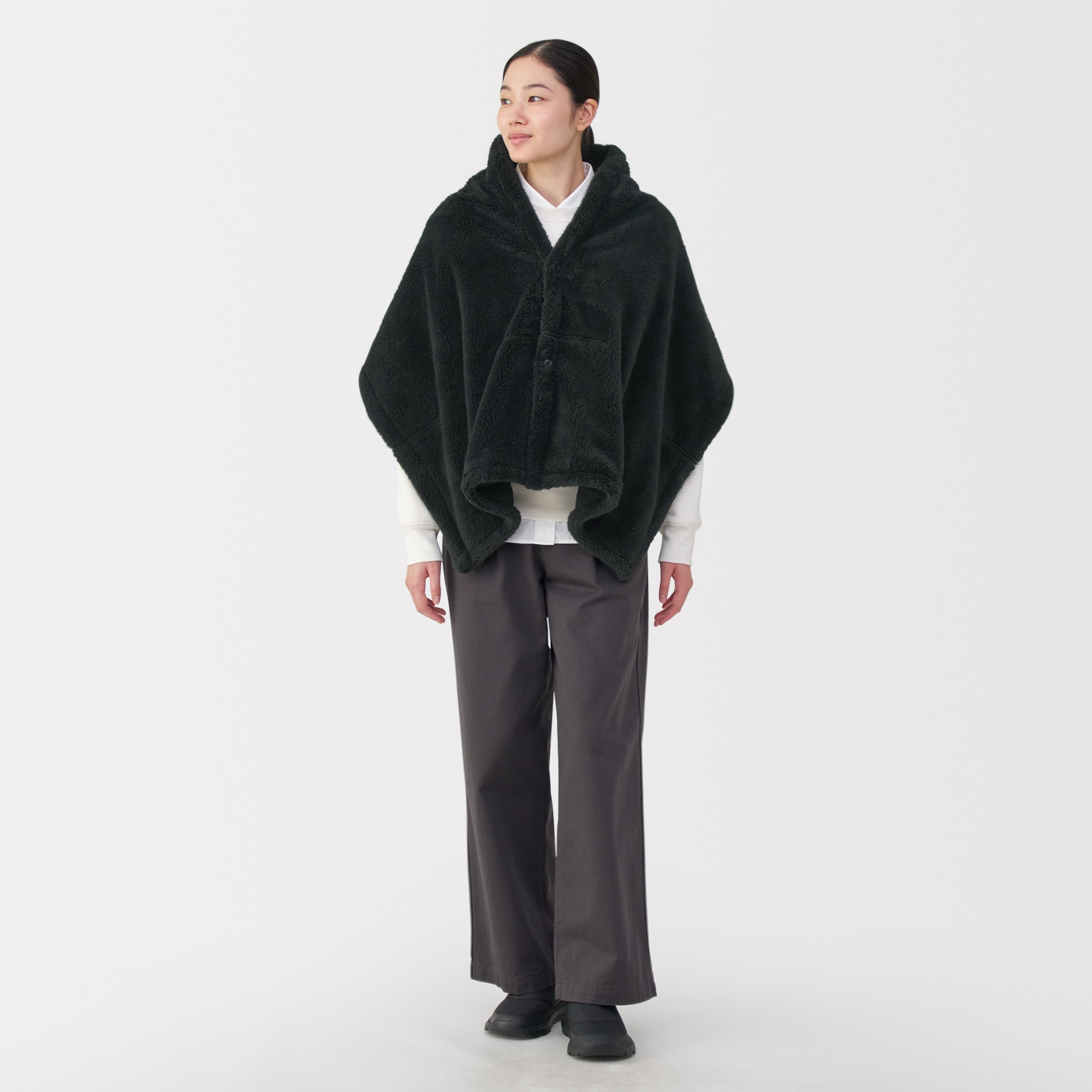 再生ポリエステルあったかボア　ケープ