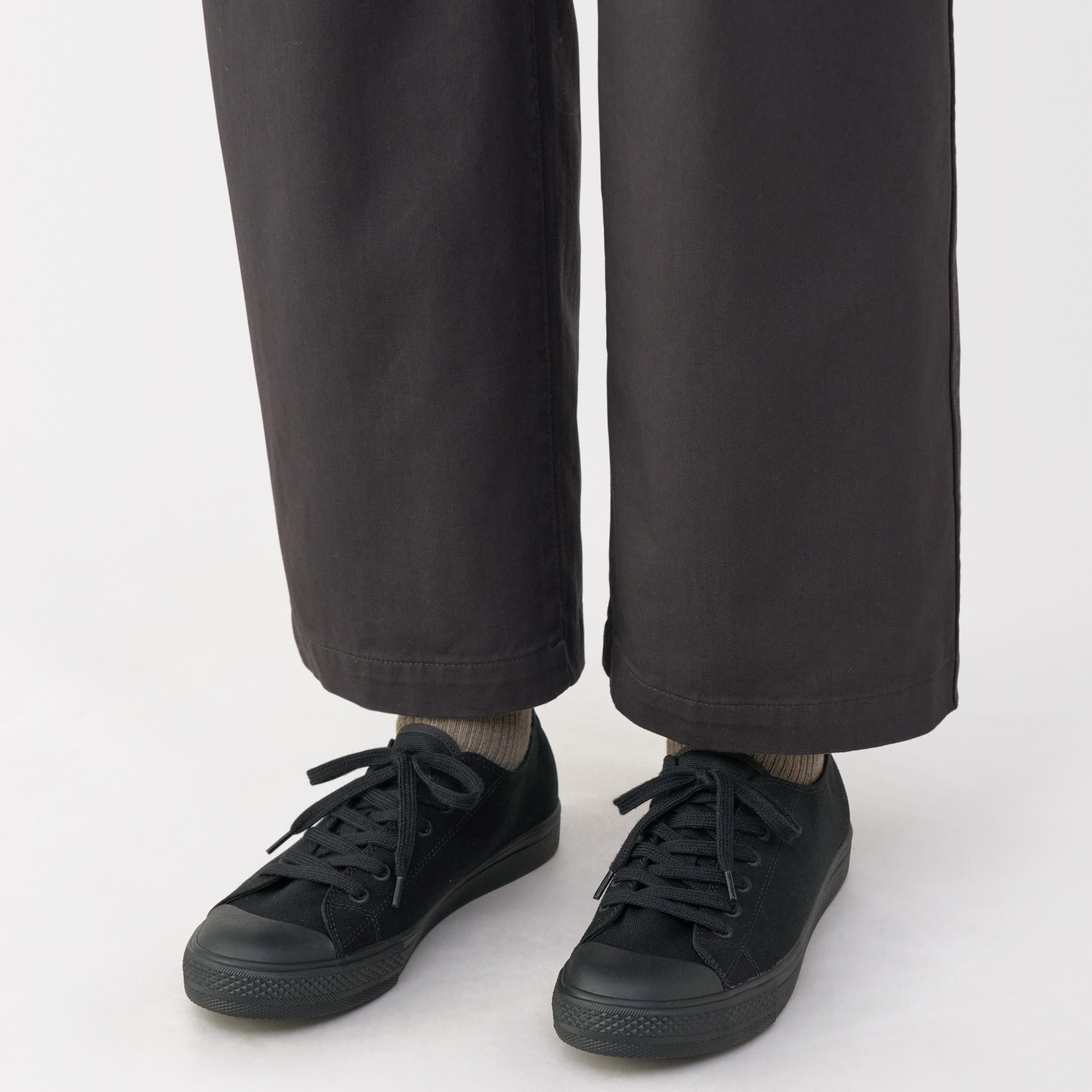 婦人　疲れにくい　撥水スニーカー