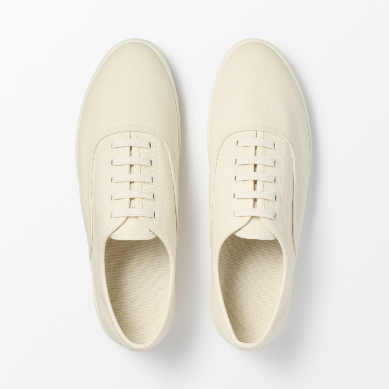 紳士　柔らかい中敷を使用した　撥水キャンバススニーカー