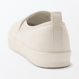 紳士　柔らかい中敷を使用した　撥水スリッポンスニーカー