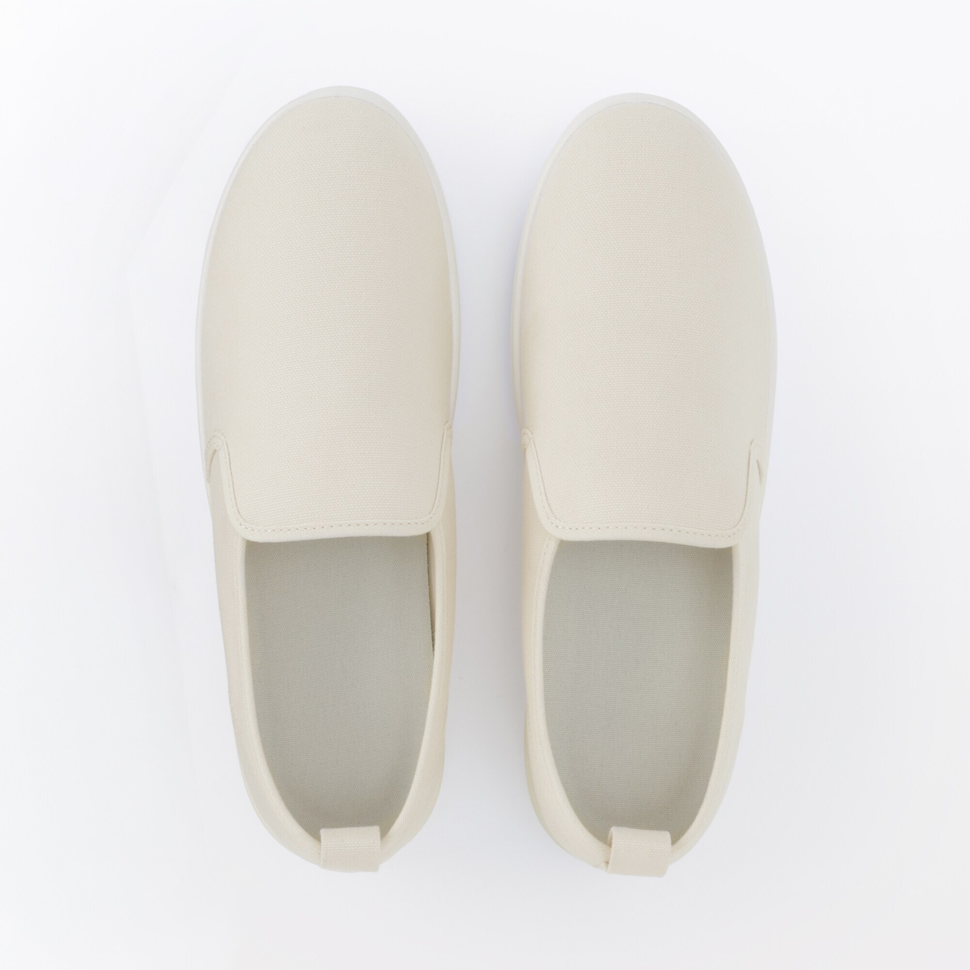 紳士　柔らかい中敷を使用した　撥水スリッポンスニーカー