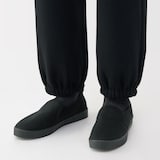 紳士　柔らかい中敷を使用した　撥水スリッポンスニーカー