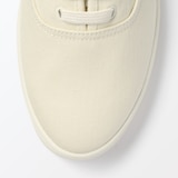 婦人　柔らかい中敷を使用した　撥水キャンバススニーカー