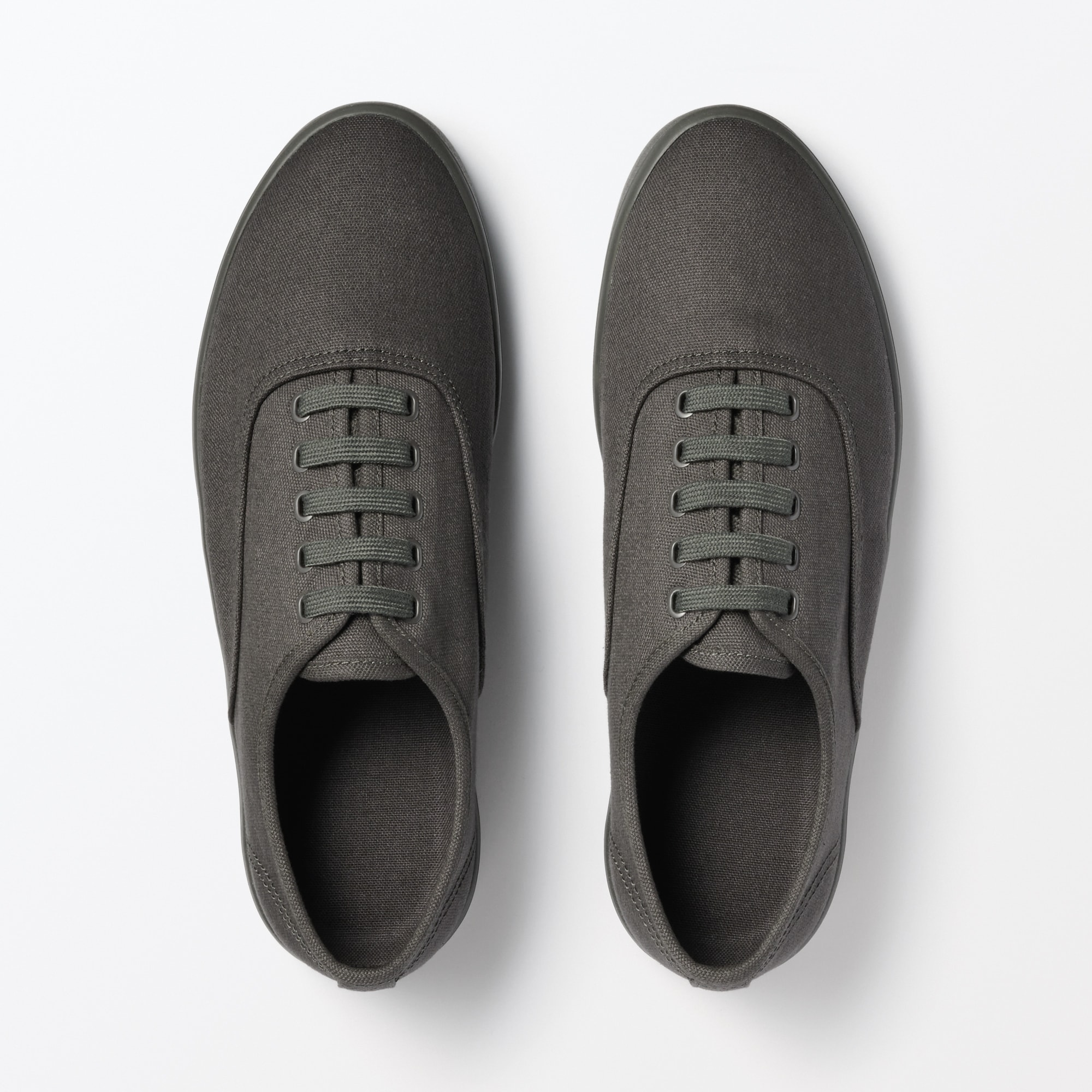 婦人　柔らかい中敷を使用した　撥水キャンバススニーカー