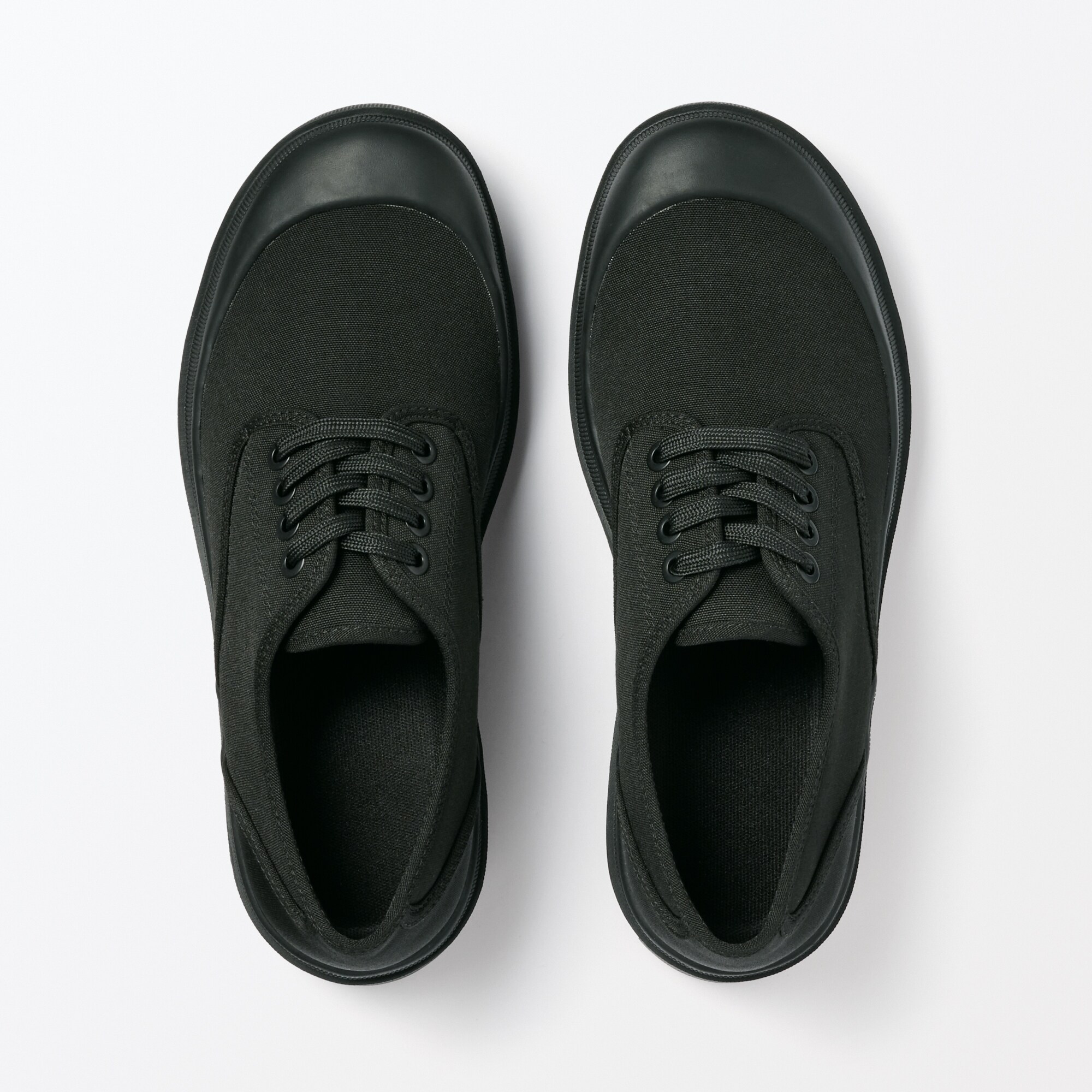 婦人　柔らかい中敷を使用した　撥水タンクソールシューズ