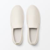 婦人　柔らかい中敷を使用した　撥水スリッポンスニーカー