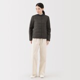 婦人　軽量ダウンポケッタブルノーカラージャケット