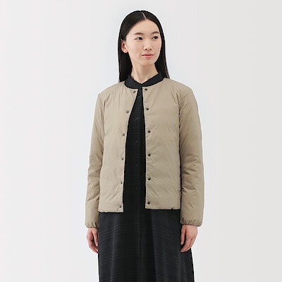 婦人　軽量ダウンポケッタブルノーカラージャケット