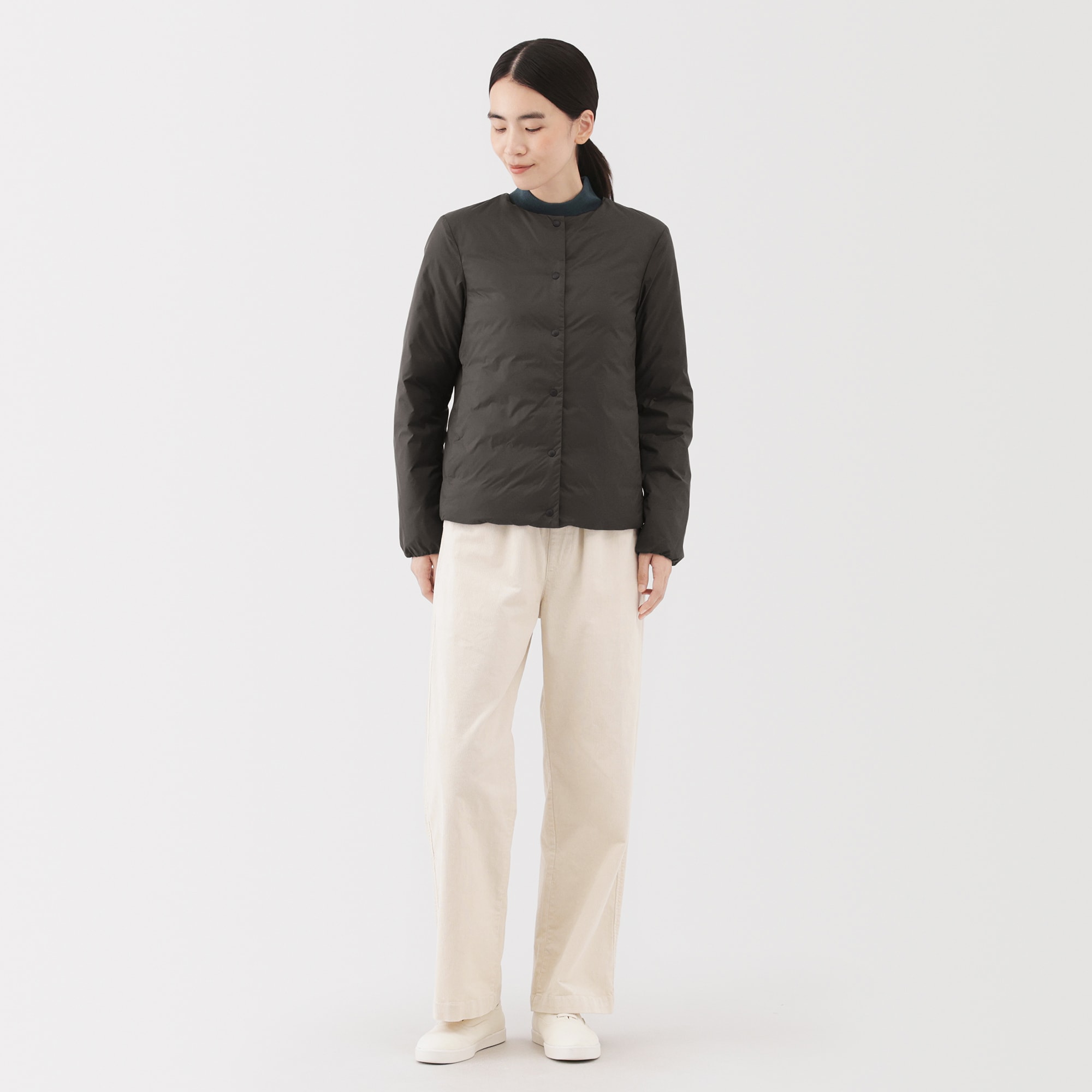 婦人　軽量ダウンポケッタブルノーカラージャケット