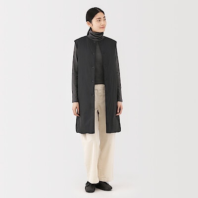 婦人　軽量ダウンポケッタブルノーカラーロングベスト