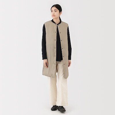 婦人　軽量ダウンポケッタブルノーカラーロングベスト