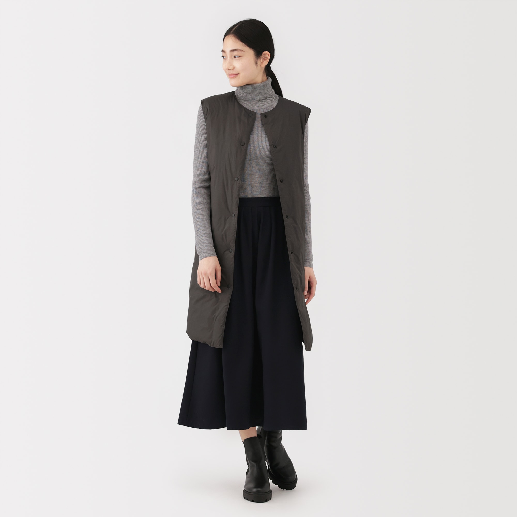 無印良品　軽量ダウンポケッタブルノーカラーロングベスト　ダークブラウン.XXL 婦人 軽量ダウンポケッタブルノーカラーロングベスト | 無印良品