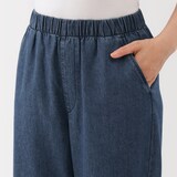 婦人　洗いざらし　デニムイージーテーパードパンツ