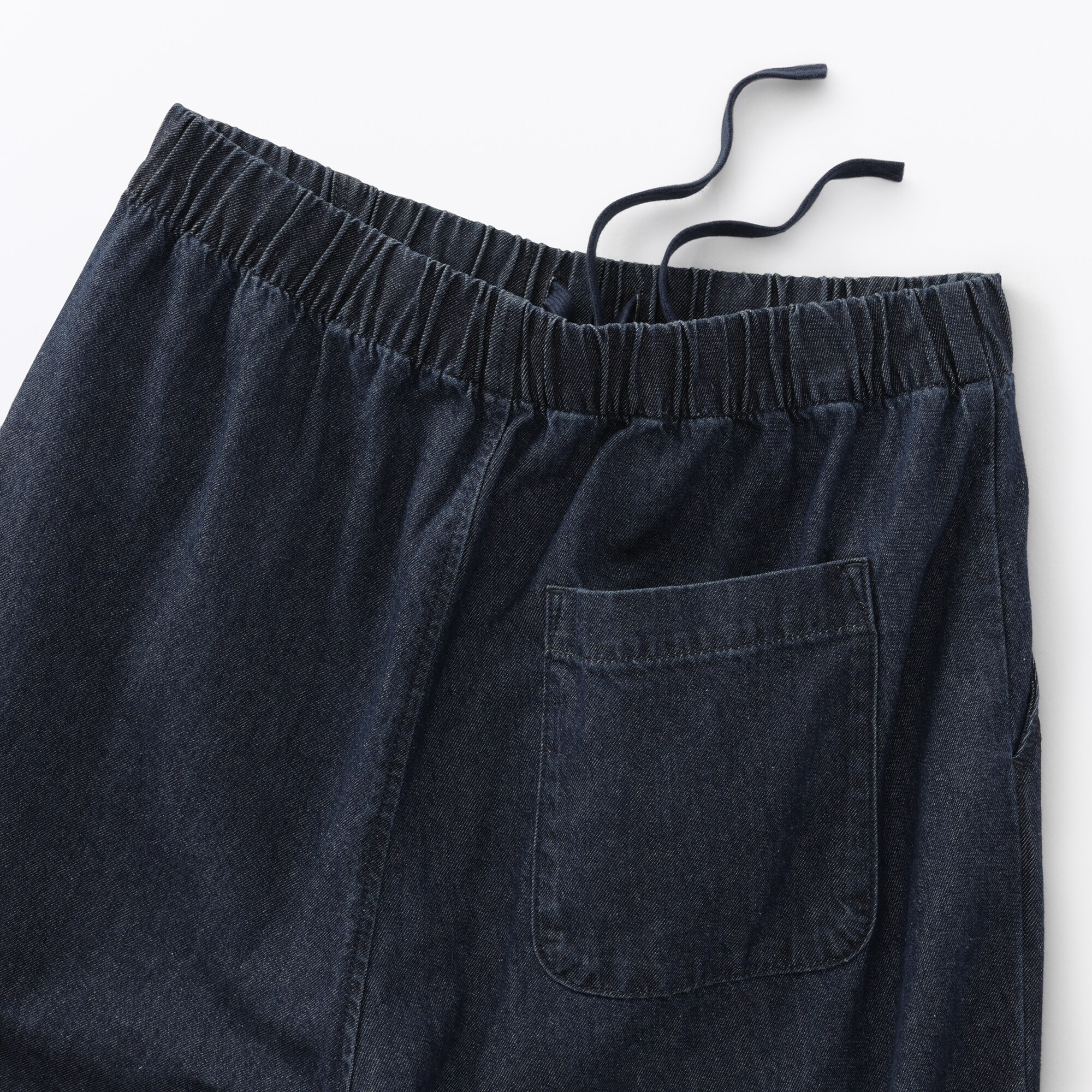 婦人　洗いざらし　デニムイージーテーパードパンツ