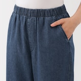 婦人　洗いざらし　デニムイージーテーパードパンツ