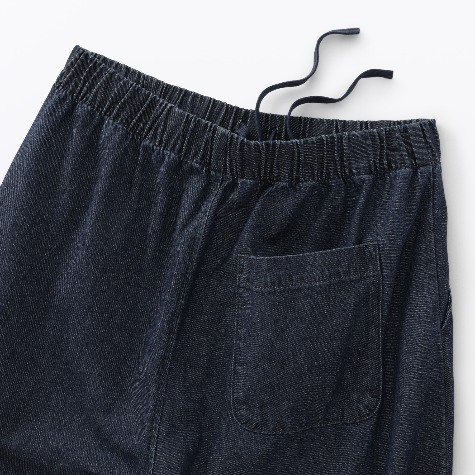 婦人　洗いざらし　デニムイージーテーパードパンツ