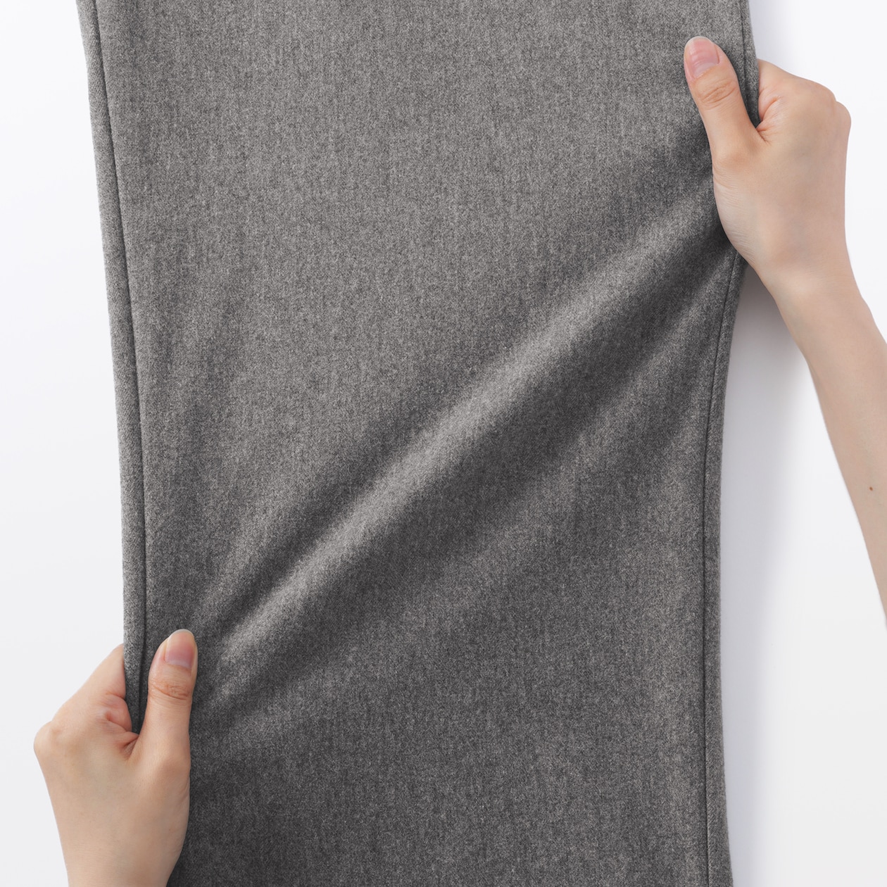 婦人　縦横ストレッチ起毛　タックワイドパンツ