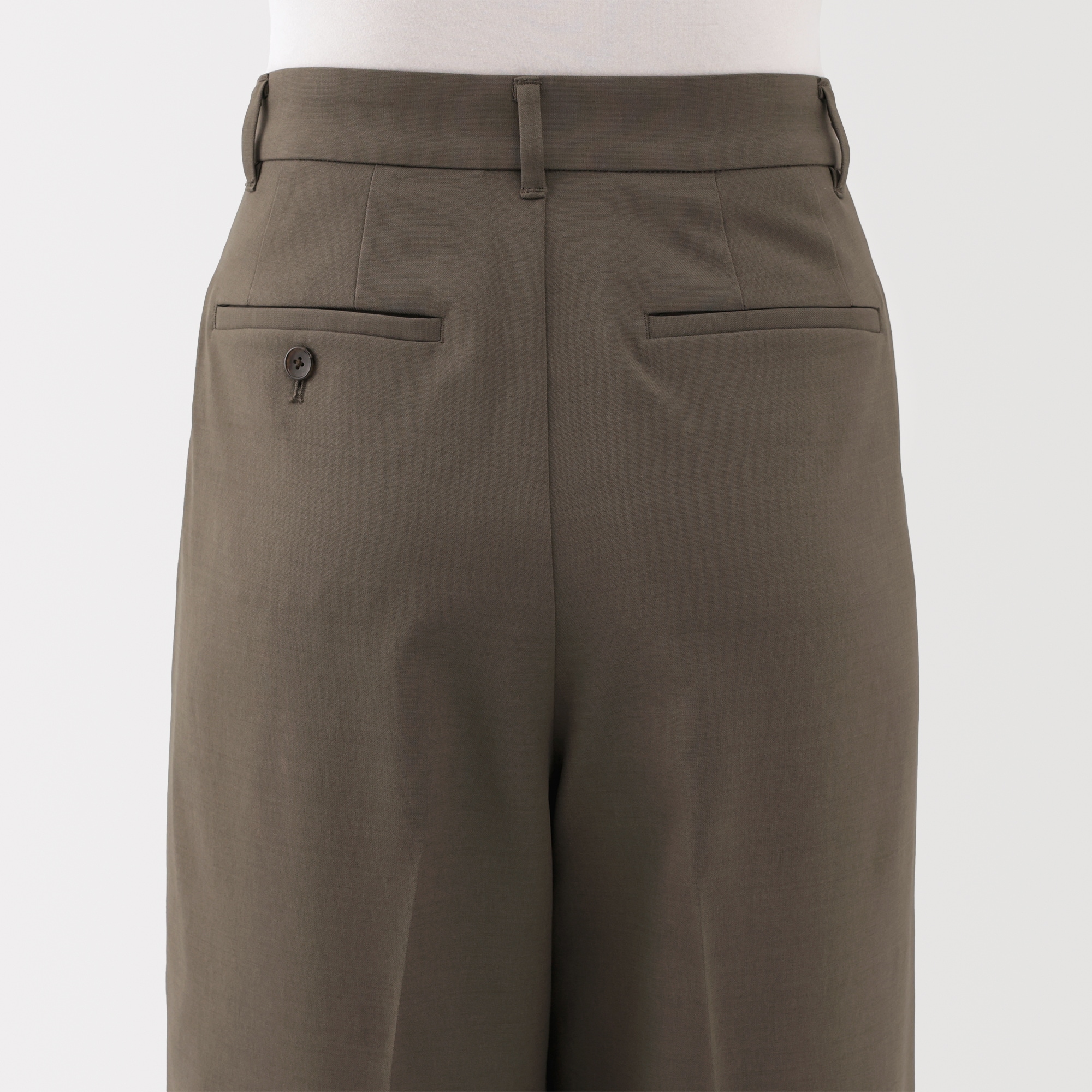 婦人　撥水ストレッチ　タックストレートパンツ