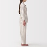 婦人　脇に縫い目のない　二重ガーゼ長袖パジャマ