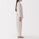 婦人　脇に縫い目のない　二重ガーゼ長袖パジャマ