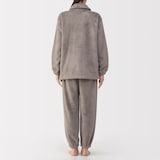 婦人　静電気が起きにくい　着る毛布パジャマ