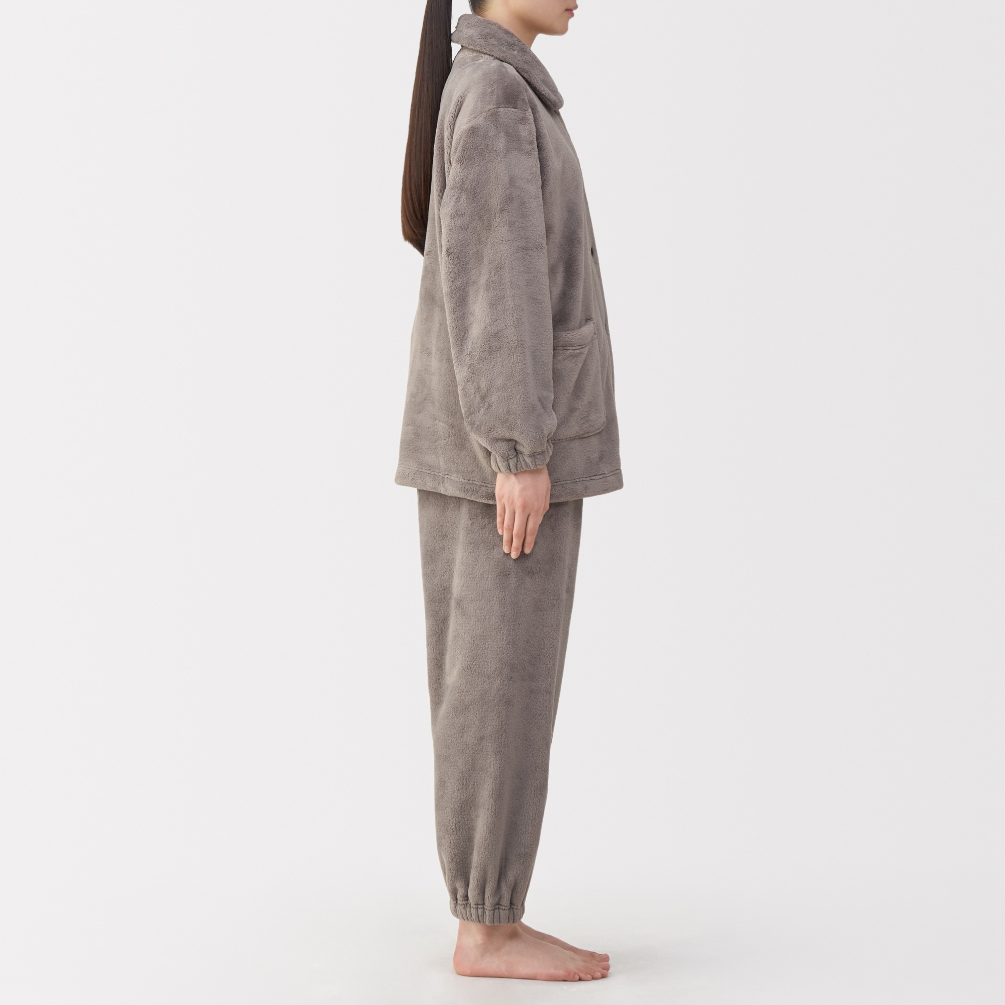 婦人　静電気が起きにくい　着る毛布パジャマ