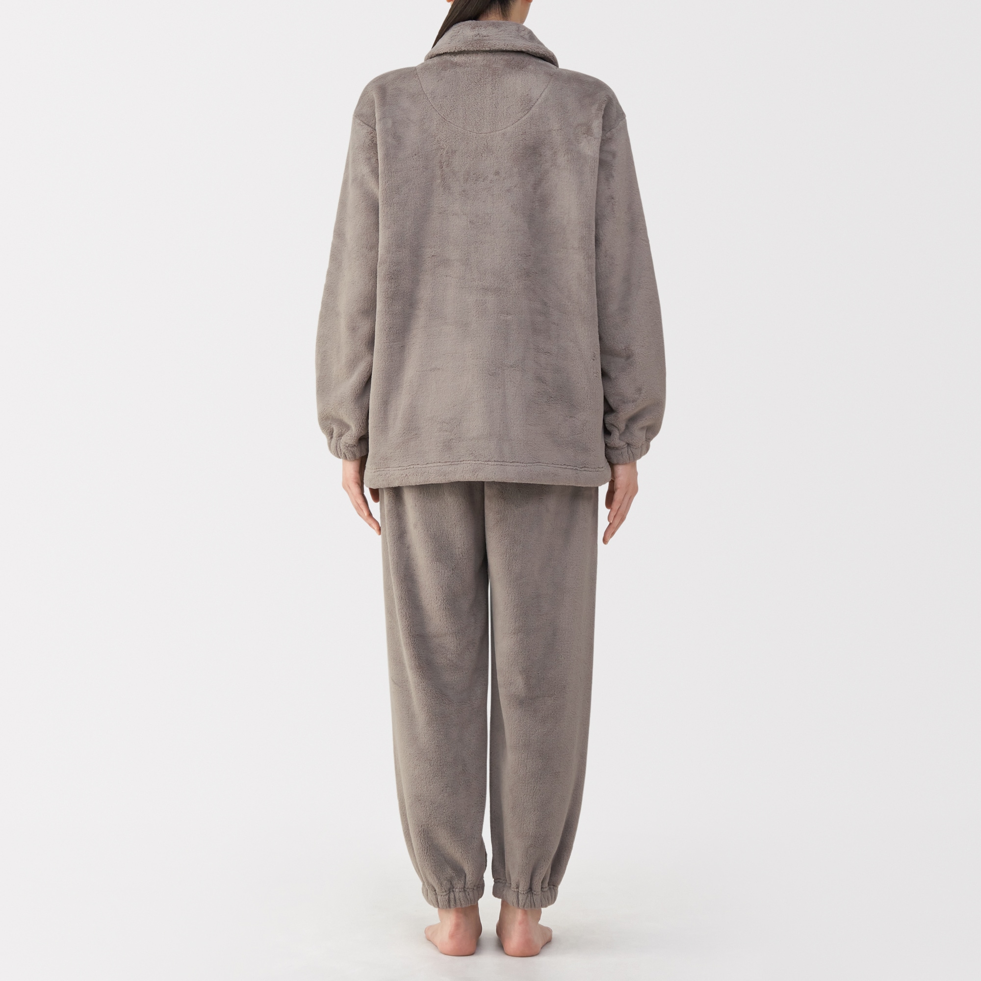 婦人　静電気が起きにくい　着る毛布パジャマ