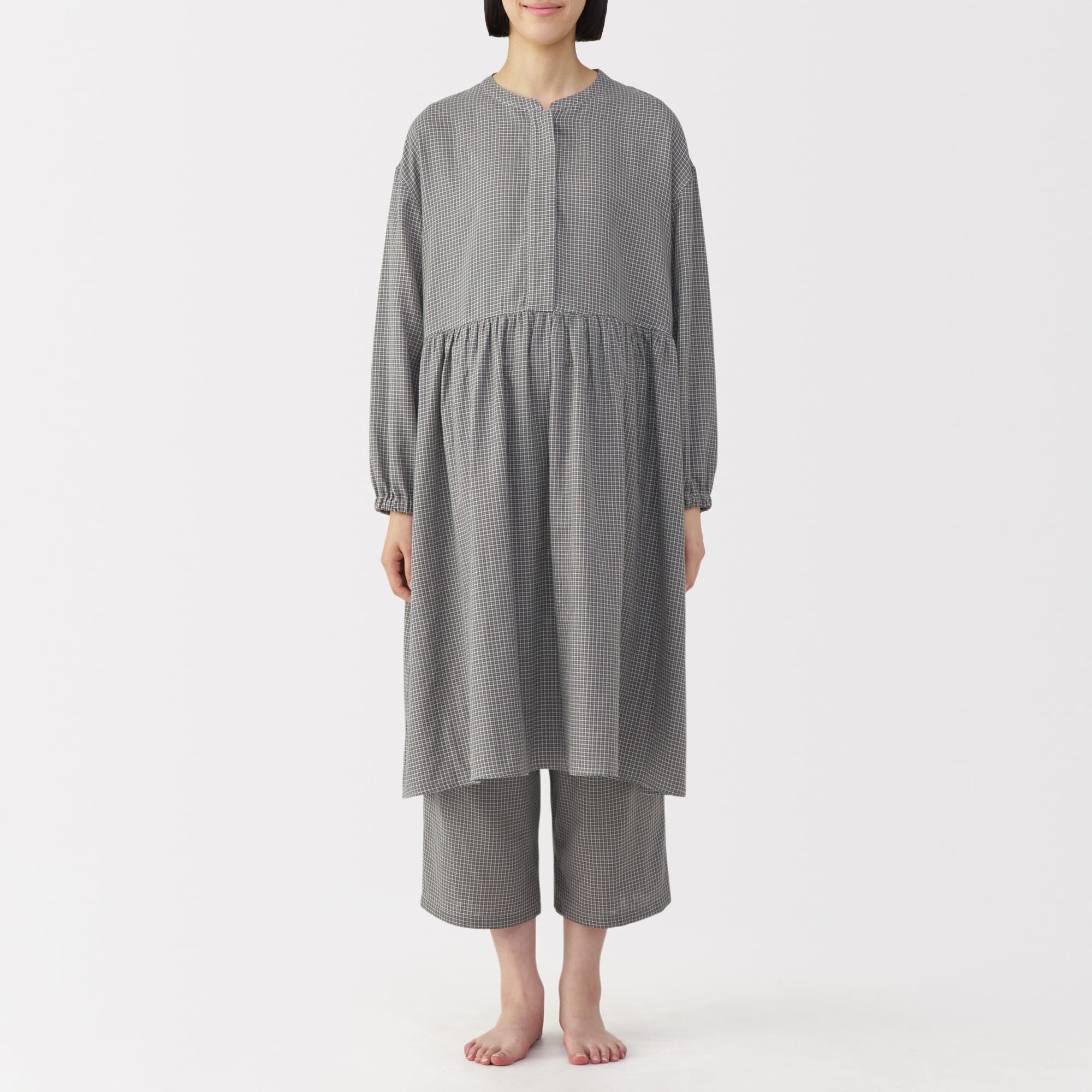 産後も使える　二重ガーゼ長袖パジャマ