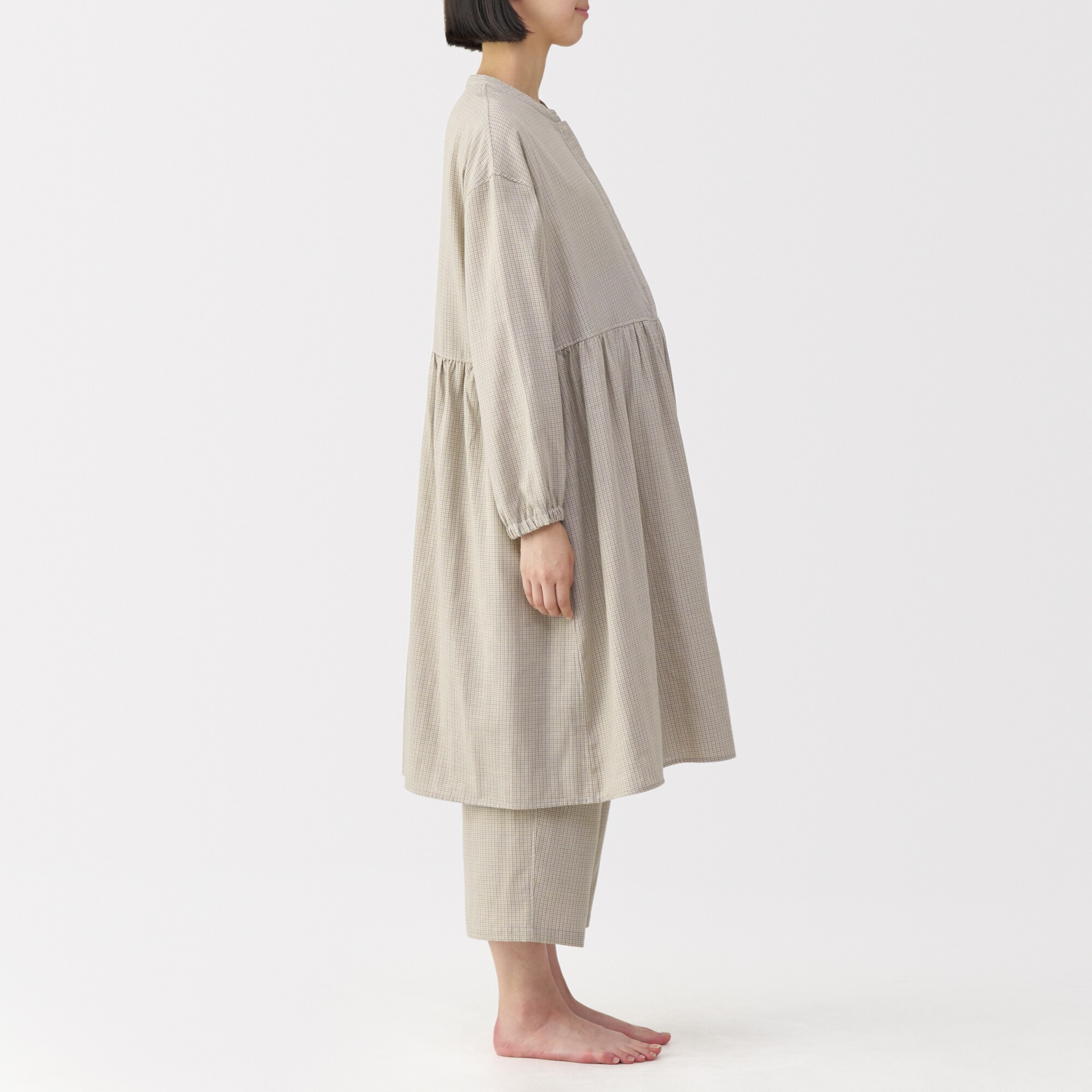 産後も使える　二重ガーゼ長袖パジャマ