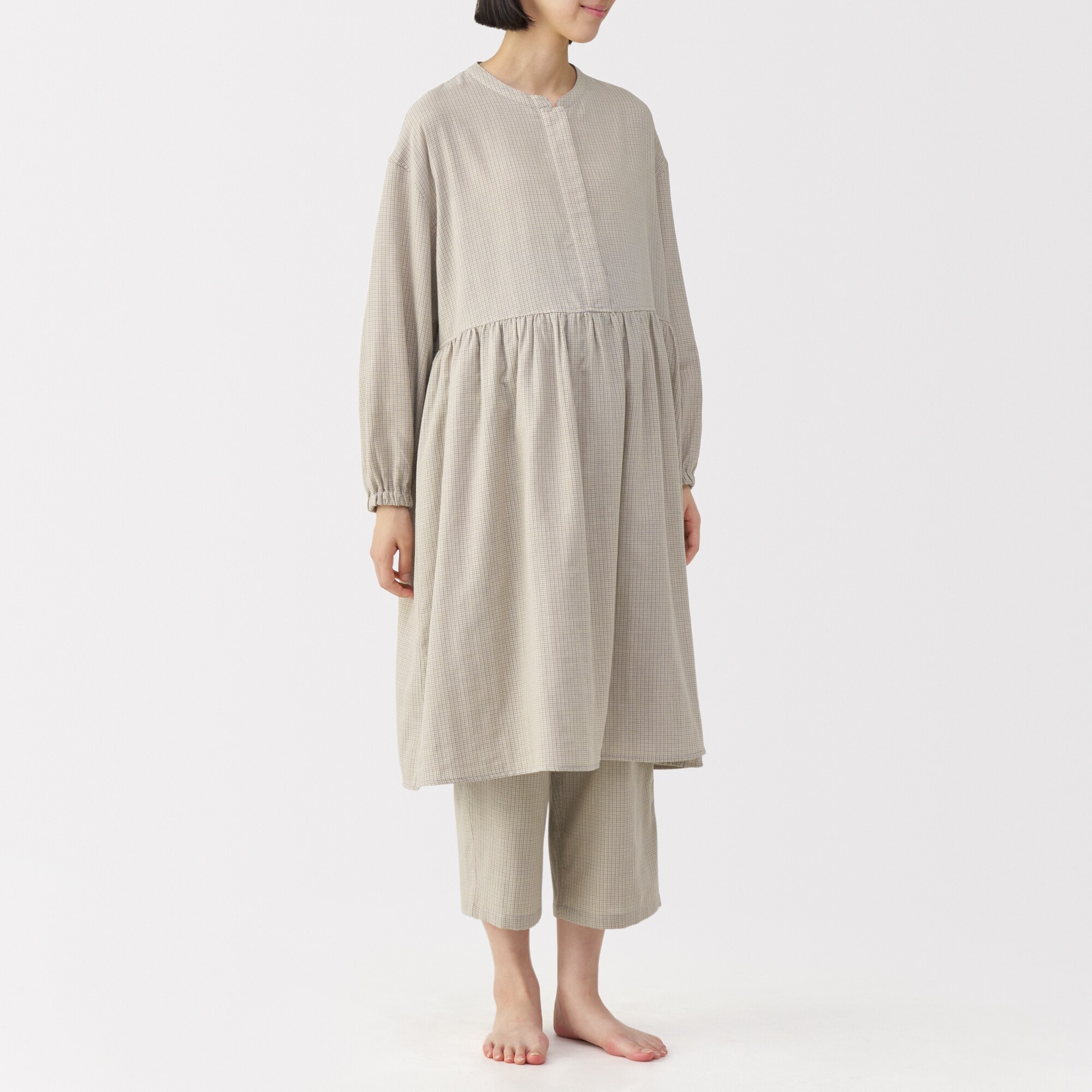 産後も使える　二重ガーゼ長袖パジャマ