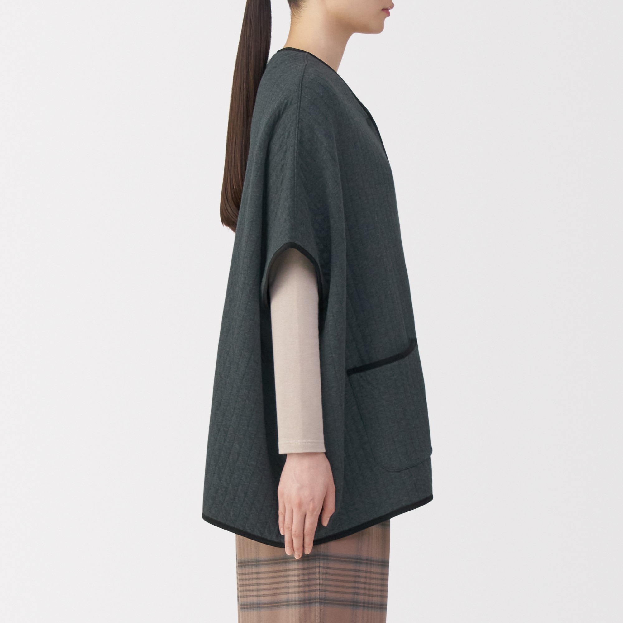 希少genten ゲンテン　ウール×レザー　ポンチョ　レディースL相当　カーキ genten ポンチョ 希少genten ゲンテン ウール×レザー ポンチョ